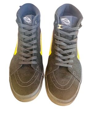 Black Vans Sk8-Hi sneakers with yellow stripe and Cordura fabric. Size 10